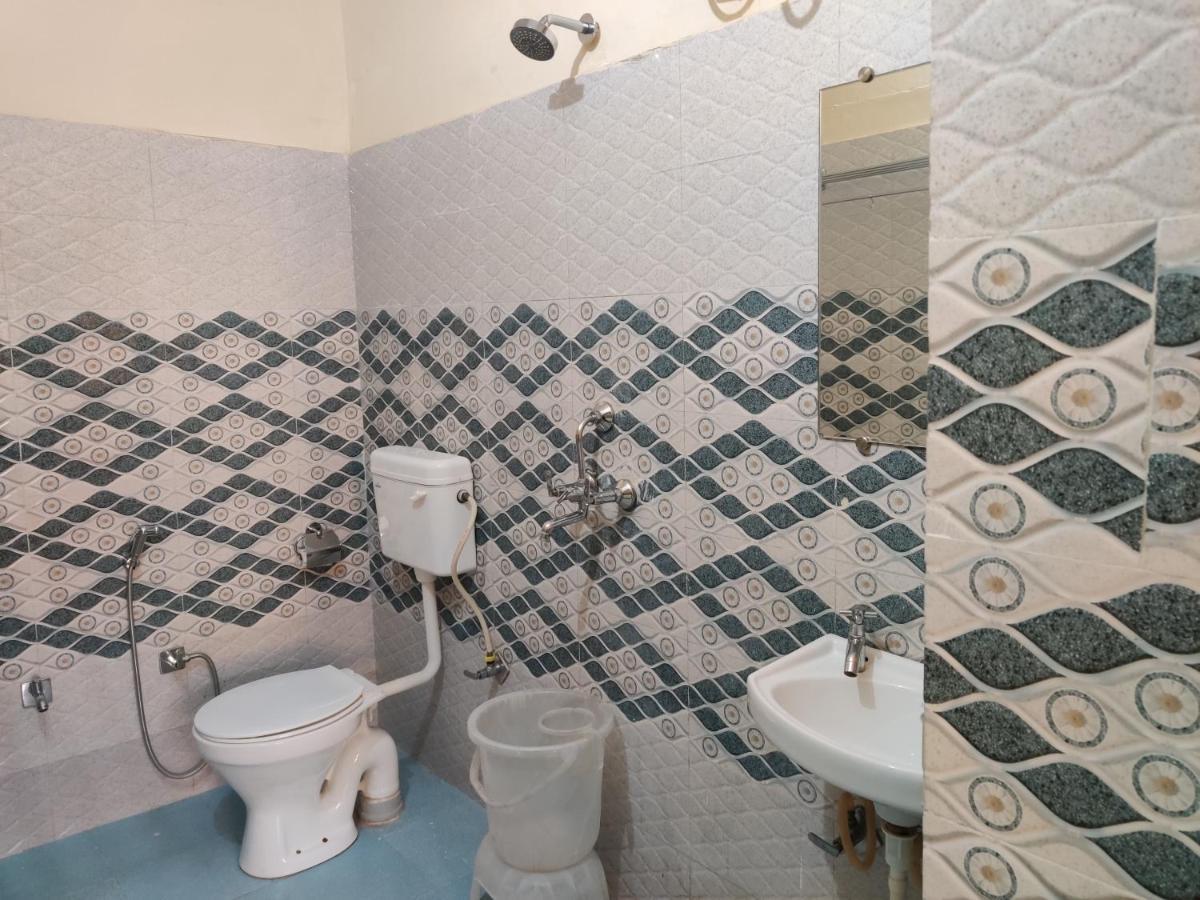 Mvt Guesthouse & Restaurant Rishīkesh Εξωτερικό φωτογραφία