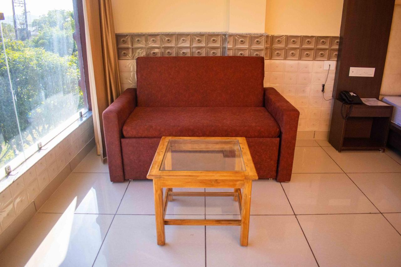 Mvt Guesthouse & Restaurant Rishīkesh Εξωτερικό φωτογραφία